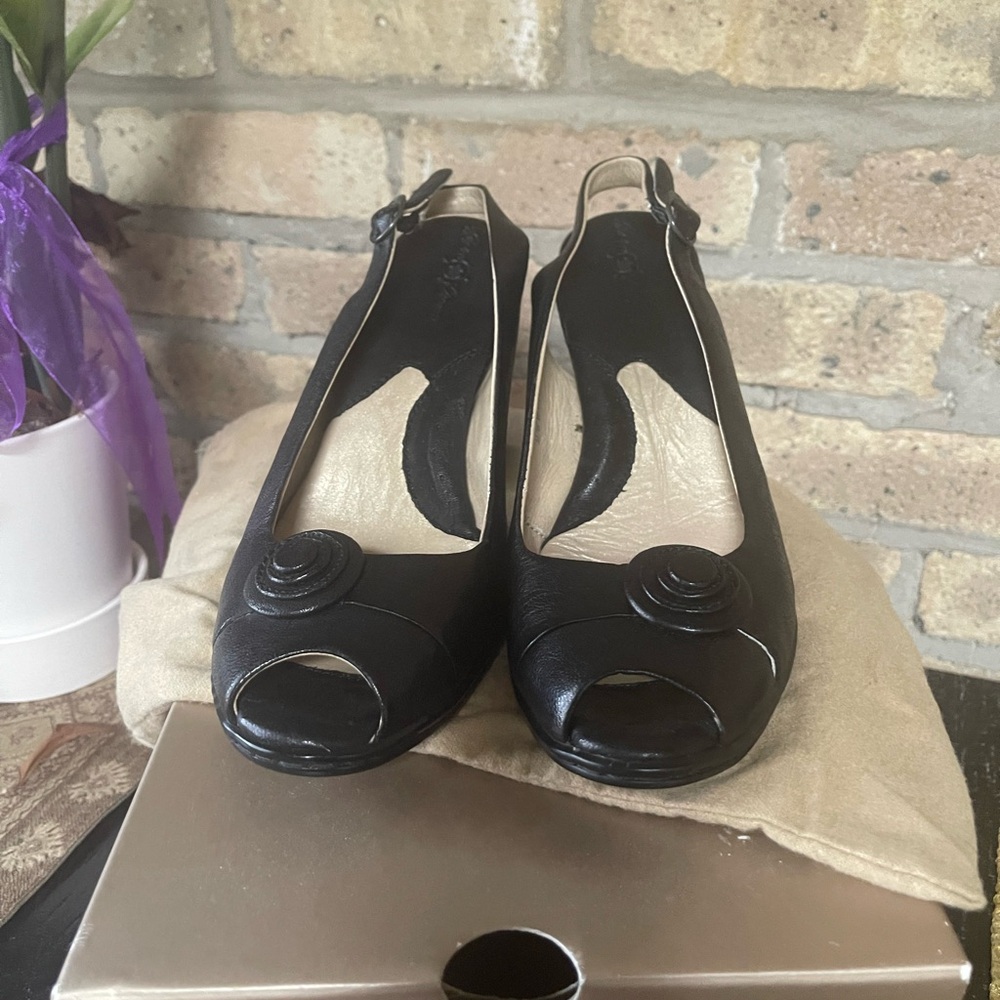 Born Black Classic Heels